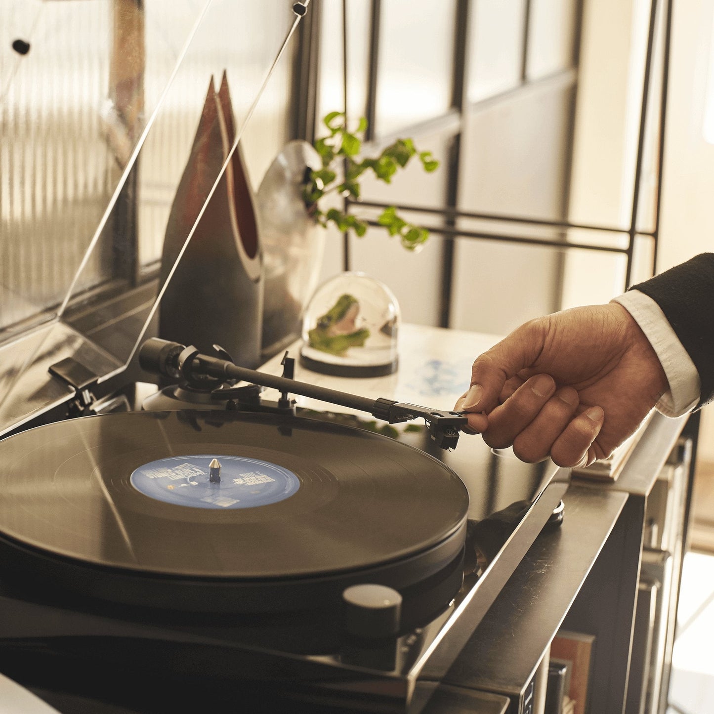 Audio-Technica AT-LPW50PB Fully Manual Belt-Drive Turntable